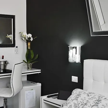 Black & White G&g Oda ve Kahvaltı Roma