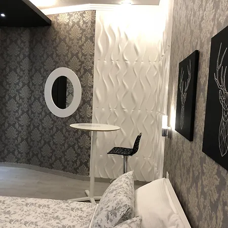 Black & White G&g Oda ve Kahvaltı 4*