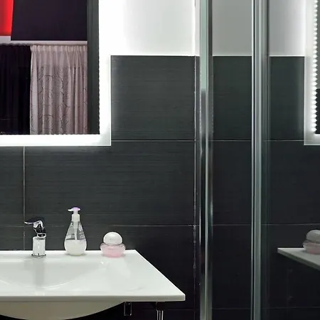 Black & White G&g Oda ve Kahvaltı 4*