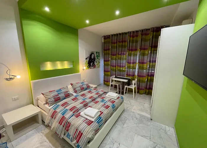 Frühstückspension Black&white G&g 4*