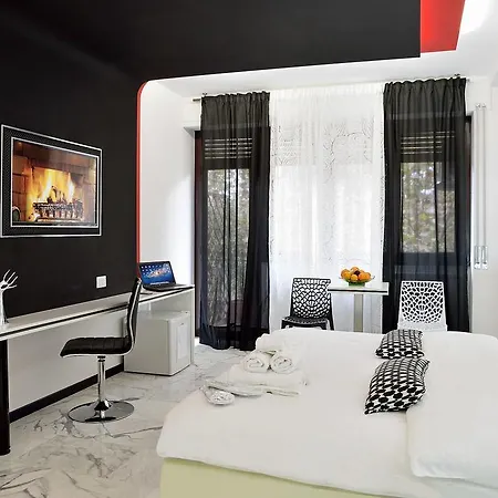 Black & White G&g Bed and breakfast Roma