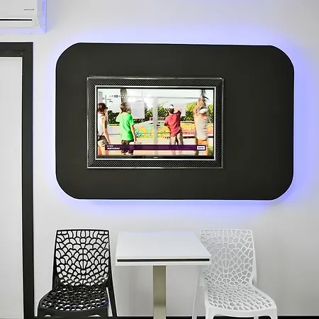 Black & White G&g 4* Roma