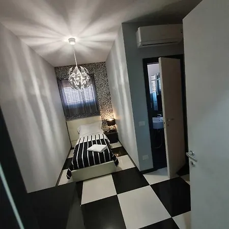 Bed & Breakfast Black & White G&g 4*