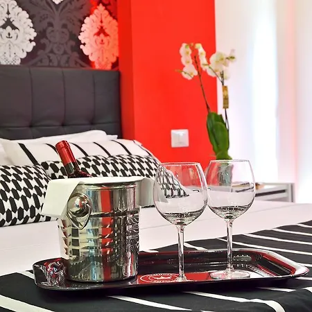 Black & White G&g Bed & Breakfast Rome