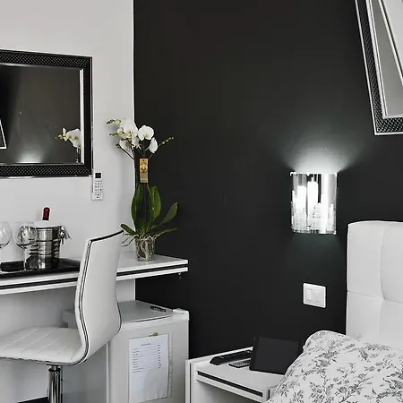 Black & White G&g Řím